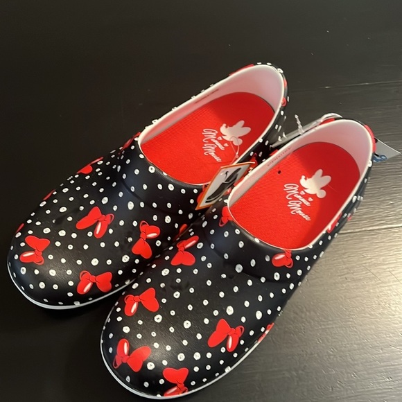 CROCS Minnie Mouse clogs - Picture 2 of 5